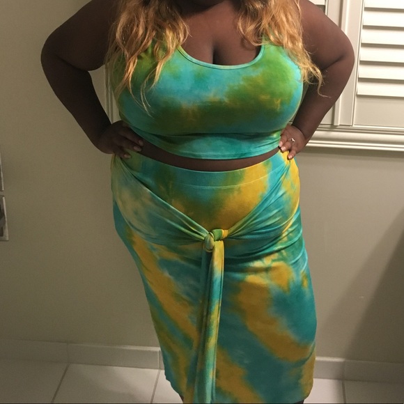 Plus size 2 piece set - Picture 2 of 2